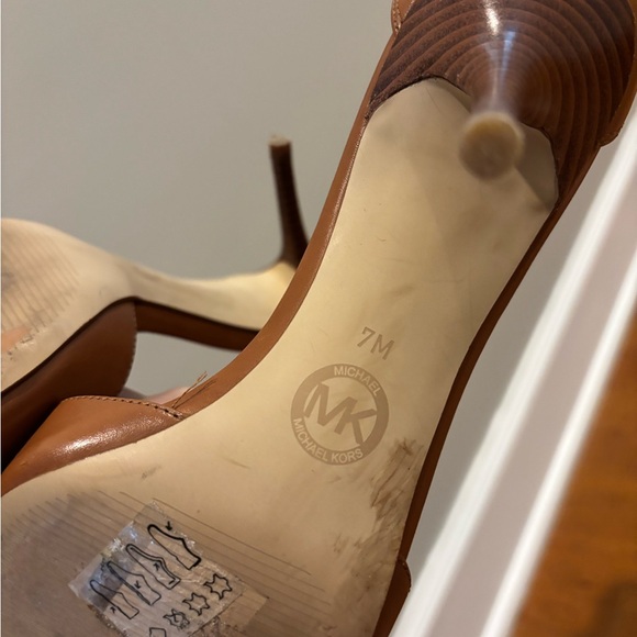 MICHAEL KORS Guiliana Open Toe Pump - Picture 10 of 10